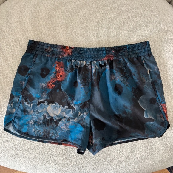 Pinko Pants - PINKO Blue Floral Athletic Running Lounge pullon Shorts pockets wilderkind Italy